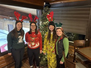 Megan Baront - Anne Marie Knapik - Kassandra Stuart - Kendra Puetz